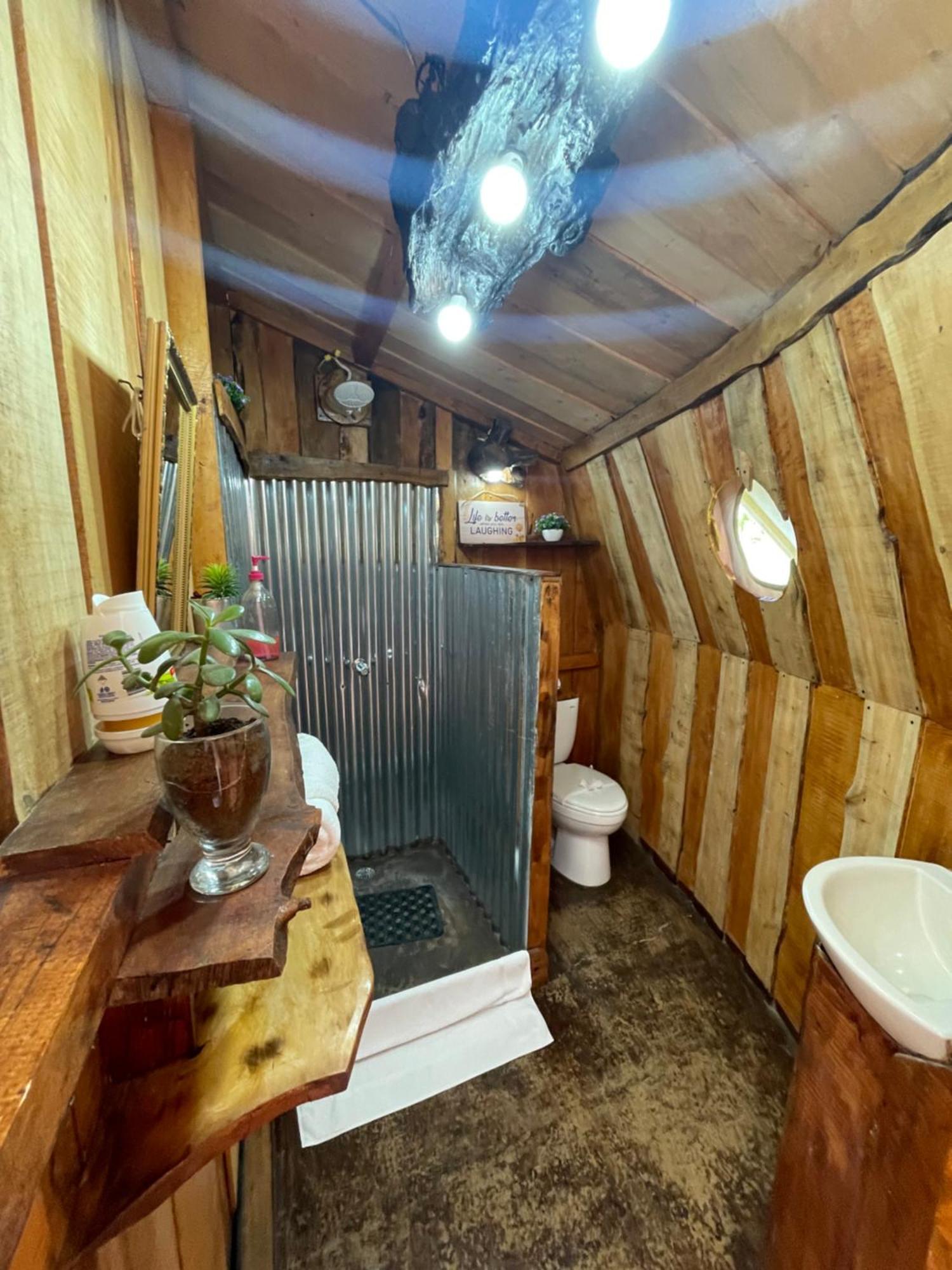 Lodge Poas Volcano Observatory & Glamping *